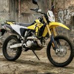 Suzuki DR-Z4S – Rackless Luggage Support